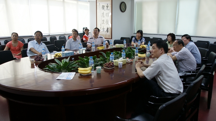 2010年9月15日上海商投集團(tuán)王董、沈董蒞臨我院參觀！